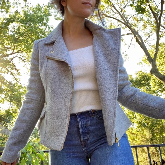 Light Gray Jacket w/ Gold Details - Picture 3 of 7